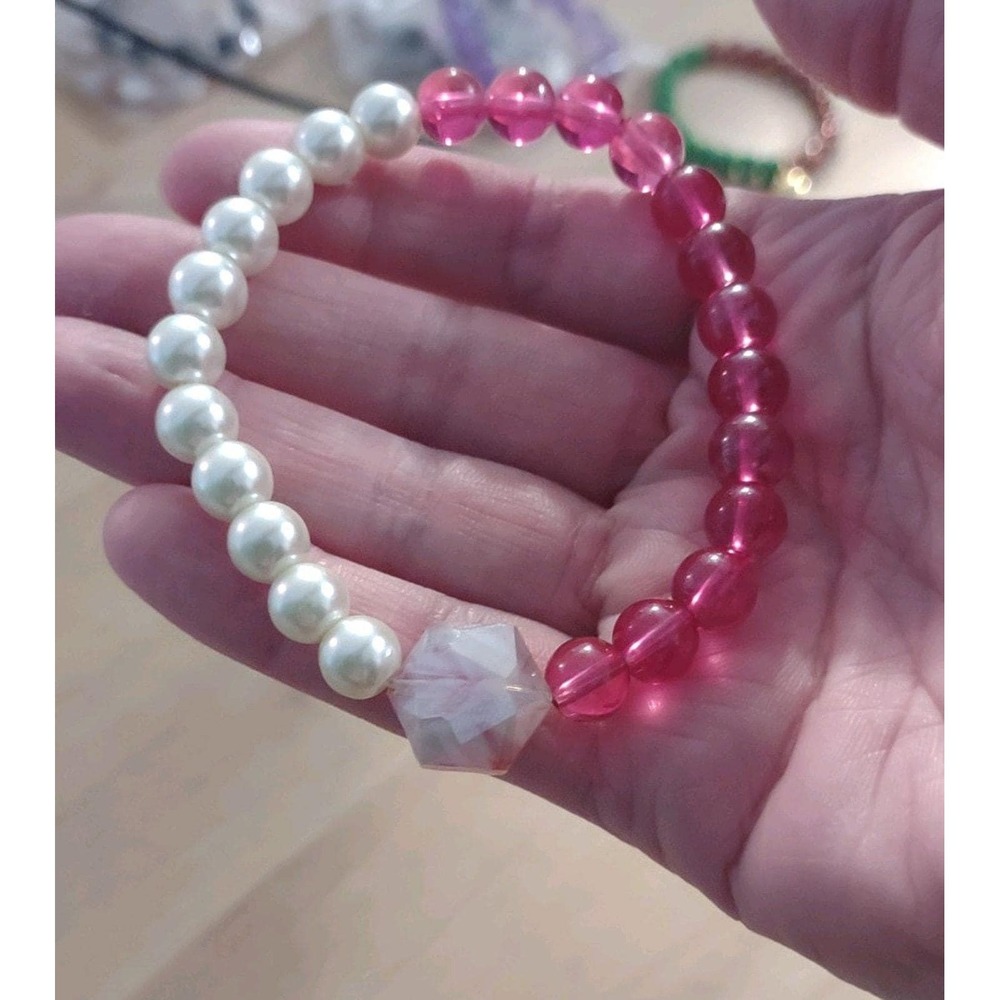 The "Rose Prism" Stretch Bracelet – Radiant Pink & Pearlescent White Beads.